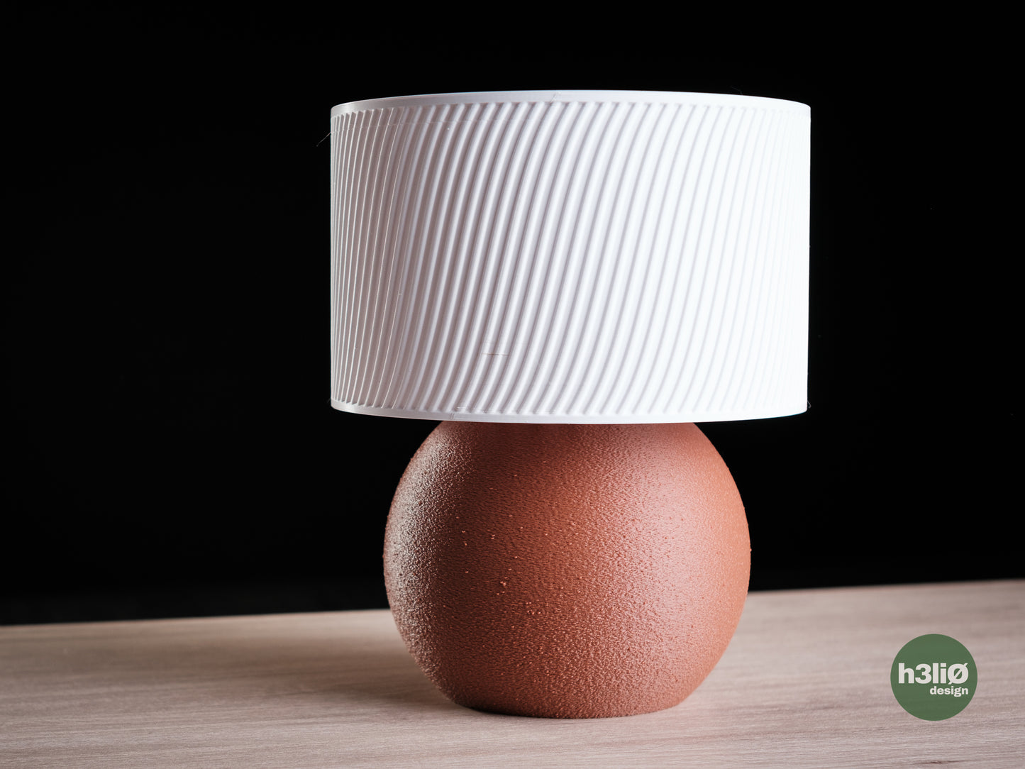Sines Tischlampe – Sanftes Licht für deinen Schreibtisch