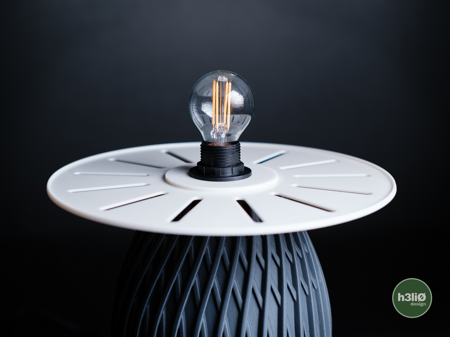 Lucent Tischlampe – Strahlendes Licht für gemütliche Momente