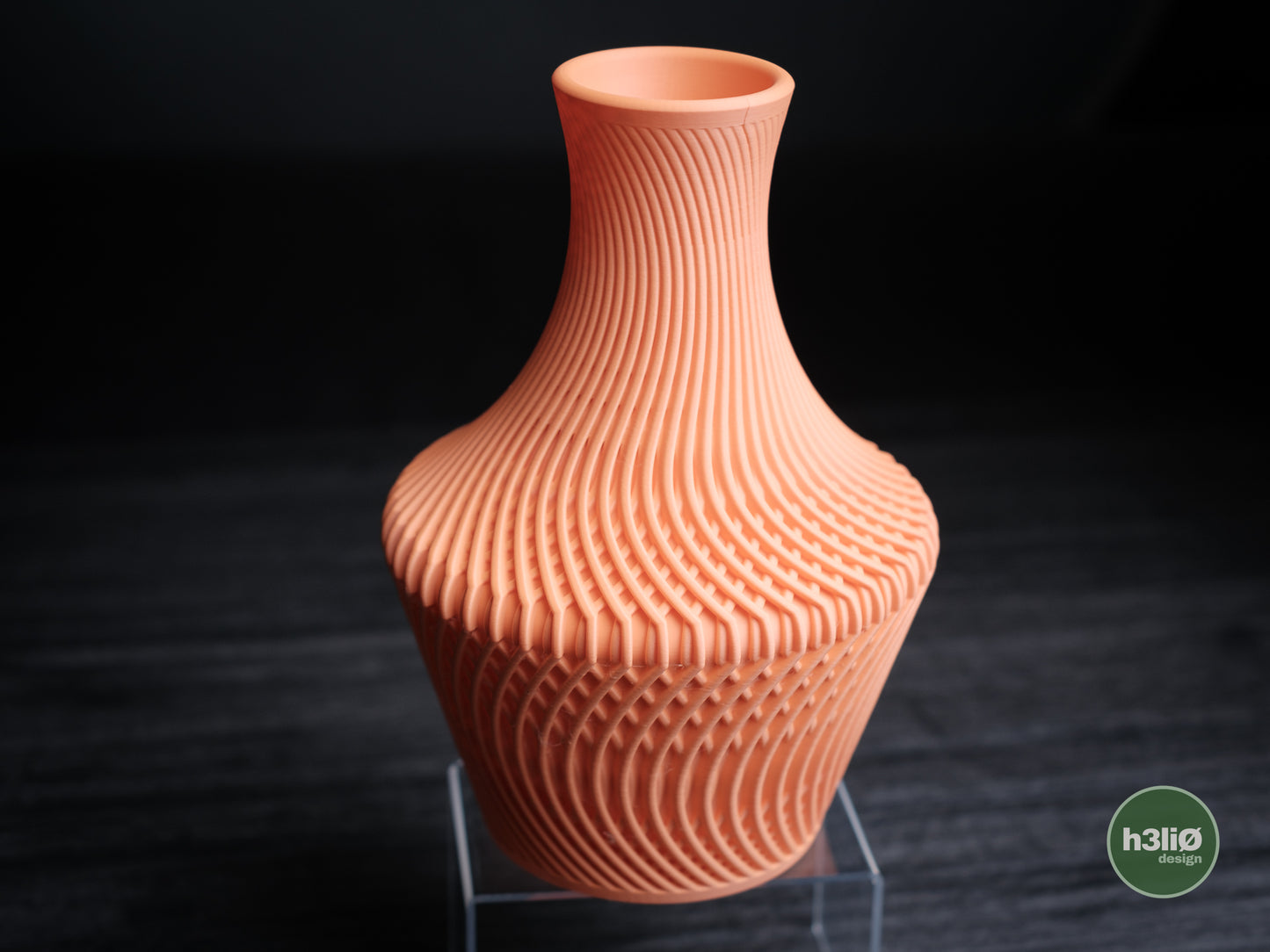 Lucid Vase – Klarer Glanz für Blumen und Deko