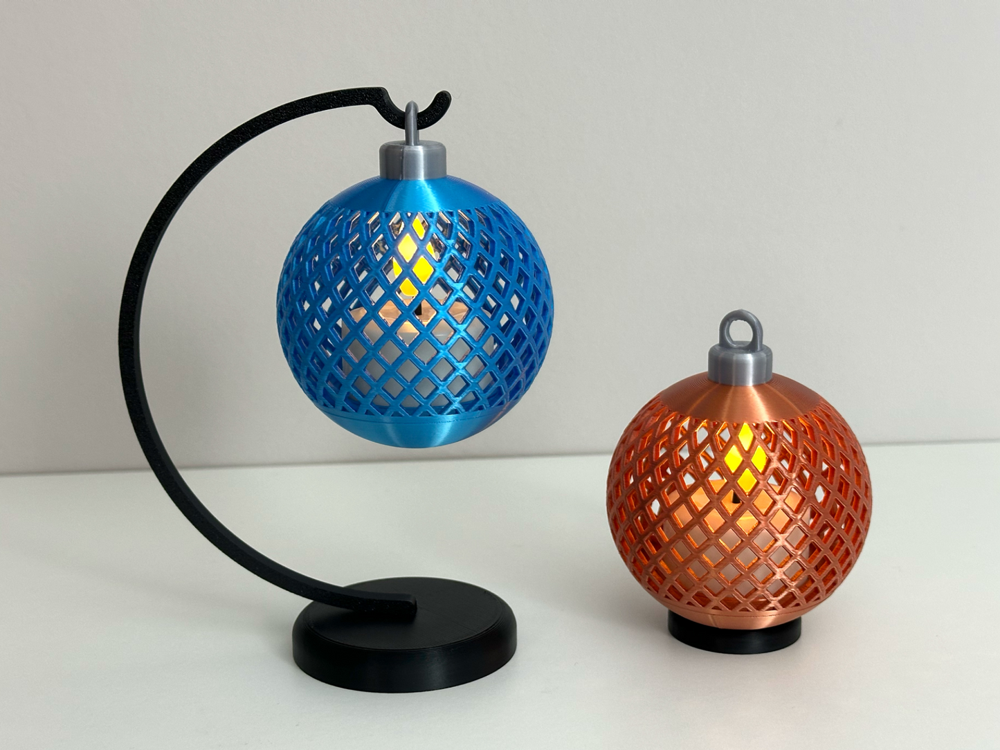 Gewebte Weihnachtskugeln 3er-Set – Geflochtene Festtags-Ornamente für den Baum